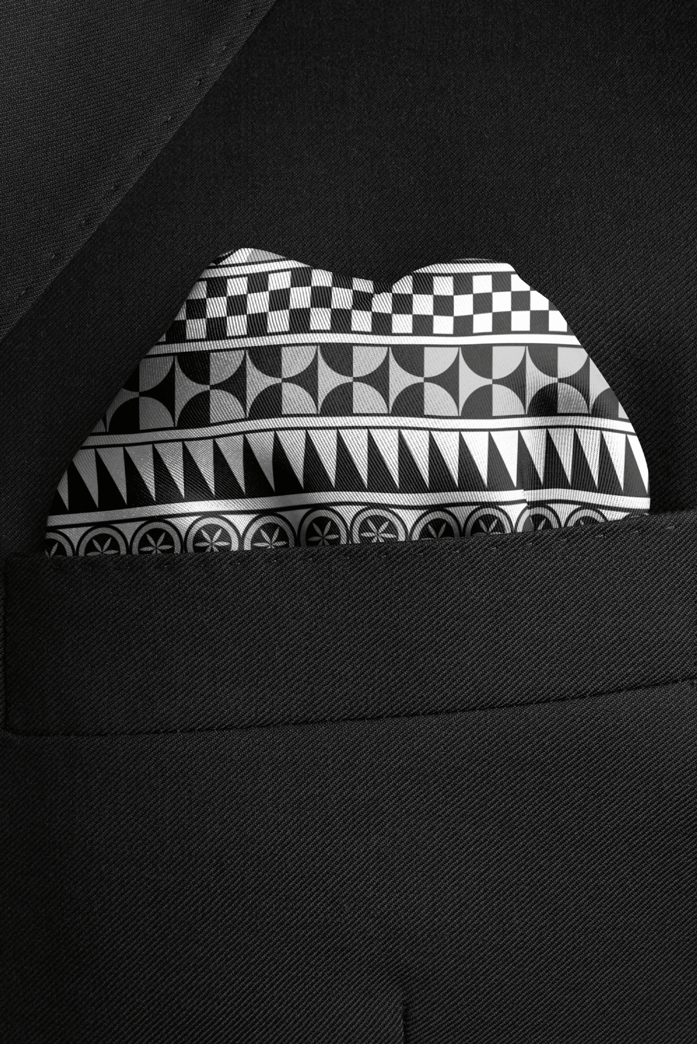 Pyrgi - Black & White - RARE CUT